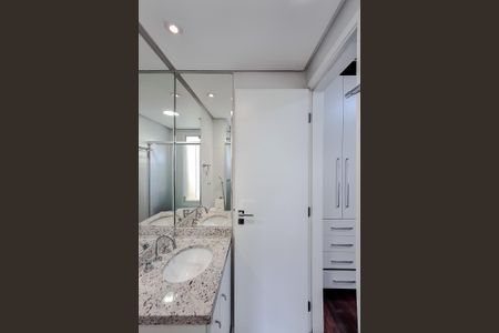 Apartamento à venda com 139m², 3 quartos e 2 vagasBanheiro da Suíte 2