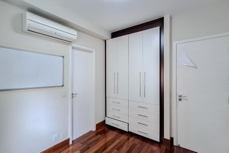 Apartamento à venda com 139m², 3 quartos e 2 vagasQuarto 2 - Suíte