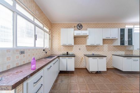 Casa à venda com 290m², 3 quartos e 2 vagasCozinha 