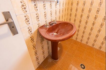 Casa à venda com 290m², 3 quartos e 2 vagasBanheiro Social