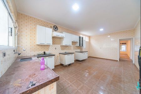 Casa à venda com 290m², 3 quartos e 2 vagasCozinha 