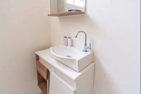 Casa à venda com 290m², 3 quartos e 2 vagasBanheiro Térreo