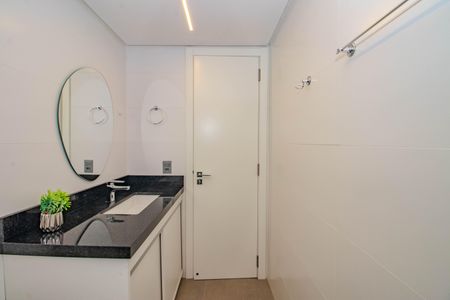 Banheiro de kitnet/studio à venda com 1 quarto, 47m² em Protásio Alves, Porto Alegre