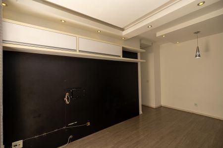 Apartamento para alugar com 72m², 2 quartos e 1 vagaSala