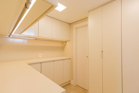 Apartamento à venda com 180m², 4 quartos e 3 vagasQuarto de Serviço