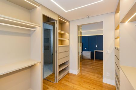 Apartamento à venda com 180m², 4 quartos e 3 vagasCloset da suíte 1