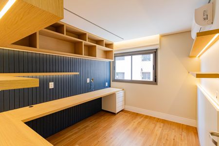 Apartamento à venda com 180m², 4 quartos e 3 vagasSuíte 2