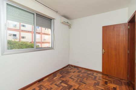 Quarto 1 de apartamento à venda com 2 quartos, 55m² em Camaquã, Porto Alegre