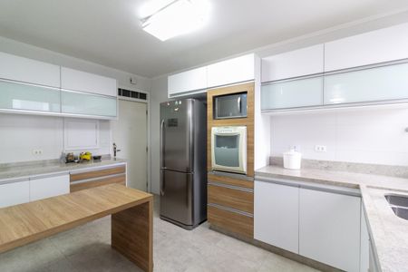 Apartamento para alugar com 122m², 3 quartos e 2 vagas Apartamento para alugar com 122m², 3 quartos e 2 vagasCozinha