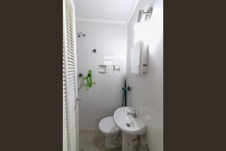 Apartamento para alugar com 122m², 3 quartos e 2 vagas Apartamento para alugar com 122m², 3 quartos e 2 vagasBanheiro de Serviço