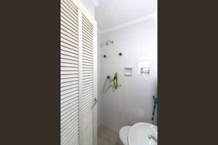 Apartamento para alugar com 122m², 3 quartos e 2 vagas Apartamento para alugar com 122m², 3 quartos e 2 vagasBanheiro de Serviço