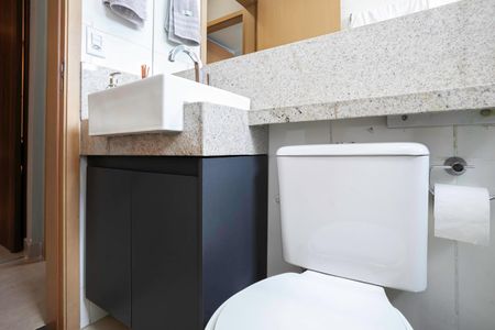 Apartamento à venda com 62m², 2 quartos e 2 vagasBanheiro social 