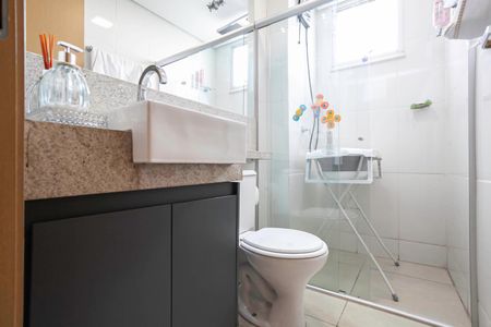 Apartamento à venda com 62m², 2 quartos e 2 vagasBanheiro social 