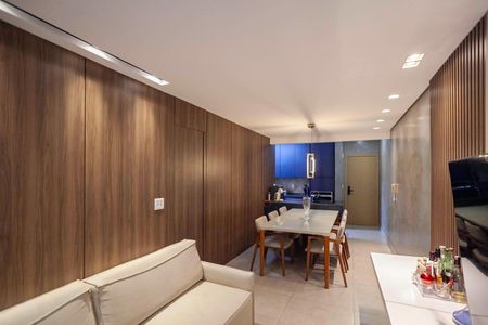 Apartamento à venda com 62m², 2 quartos e 2 vagasSala