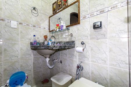 Casa à venda com 192m², 2 quartos e 1 vagaBanheiro