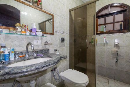 Casa à venda com 192m², 2 quartos e 1 vagaBanheiro
