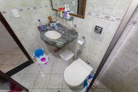Casa à venda com 192m², 2 quartos e 1 vagaBanheiro