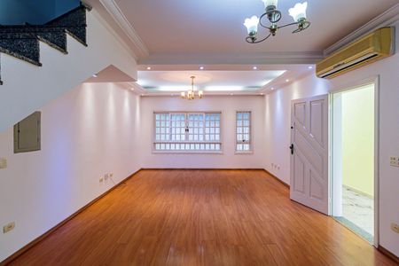 Casa à venda com 140m², 3 quartos e 2 vagasSala