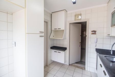 Apartamento à venda com 107m², 3 quartos e 2 vagas Apartamento à venda com 107m², 3 quartos e 2 vagasCozinha