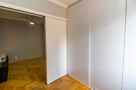 Apartamento à venda com 107m², 3 quartos e 2 vagas Apartamento à venda com 107m², 3 quartos e 2 vagasEscritório