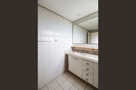 Apartamento à venda com 107m², 3 quartos e 2 vagas Apartamento à venda com 107m², 3 quartos e 2 vagasBanheiro da Suíte