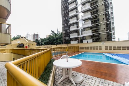 Apartamento à venda com 107m², 3 quartos e 2 vagas Apartamento à venda com 107m², 3 quartos e 2 vagasPiscina