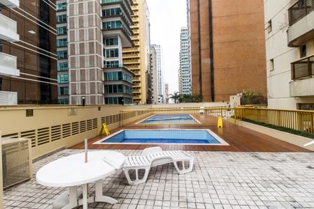 Apartamento à venda com 107m², 3 quartos e 2 vagas Apartamento à venda com 107m², 3 quartos e 2 vagasPiscina