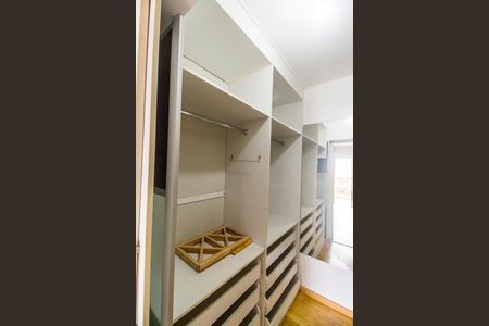 Apartamento à venda com 107m², 3 quartos e 2 vagas Apartamento à venda com 107m², 3 quartos e 2 vagasCloset da suíte
