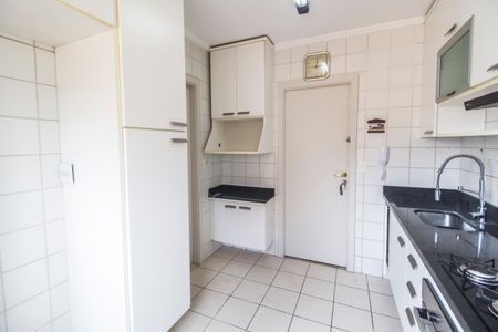 Apartamento à venda com 107m², 3 quartos e 2 vagas Apartamento à venda com 107m², 3 quartos e 2 vagasCozinha