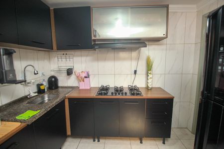Apartamento para alugar com 58m², 2 quartos e 2 vagasCozinha