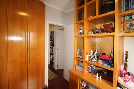 Apartamento à venda com 78m², 3 quartos e 2 vagasQuarto 3