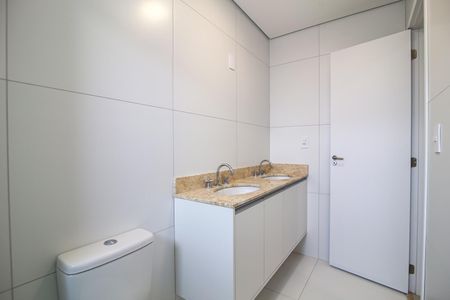 Apartamento para alugar com 75m², 2 quartos e 2 vagasBanheiro da Suíte