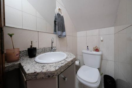 Casa de condomínio à venda com 74m², 2 quartos e 2 vagasLavabo
