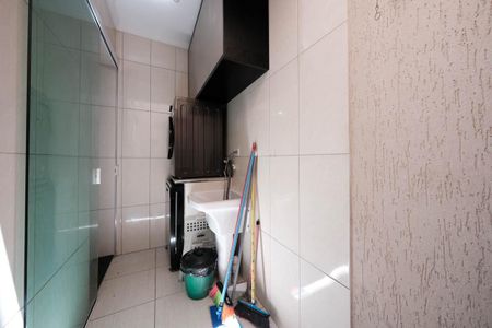 Casa de condomínio à venda com 74m², 2 quartos e 2 vagasCozinha e Área de Serviço