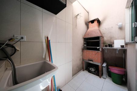 Casa de condomínio à venda com 74m², 2 quartos e 2 vagasCozinha e Área de Serviço