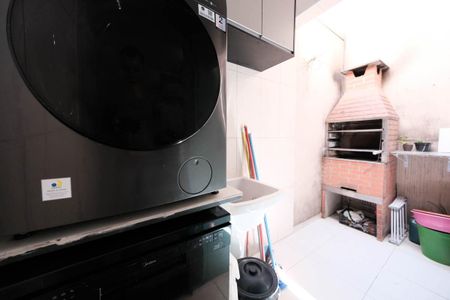 Casa de condomínio à venda com 74m², 2 quartos e 2 vagasCozinha e Área de Serviço