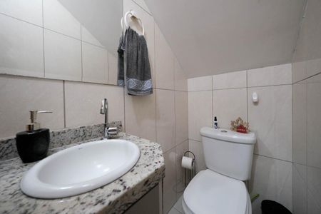 Casa de condomínio à venda com 74m², 2 quartos e 2 vagasLavabo