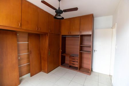 Apartamento à venda com 74m², 2 quartos e 1 vagaQuarto 2