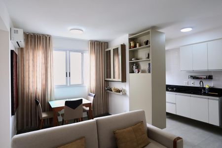 Sala de apartamento à venda com 3 quartos, 75m² em Serra, Belo Horizonte