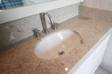 Apartamento à venda com 88m², 2 quartos e 2 vagasBanheiro da Suíte 