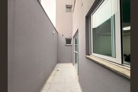 Apartamento para alugar com 54m², 2 quartos e 1 vagaÁrea de Serviço / área privativa 