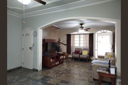 Casa à venda com 132m², 3 quartos e 3 vagas