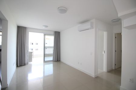 Sala 1 de apartamento para alugar com 2 quartos, 157m² em Barra Olímpica, Rio de Janeiro