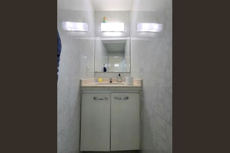 Apartamento à venda com 67m², 2 quartos e 1 vaga Apartamento à venda com 67m², 2 quartos e 1 vagaBanheiro Social