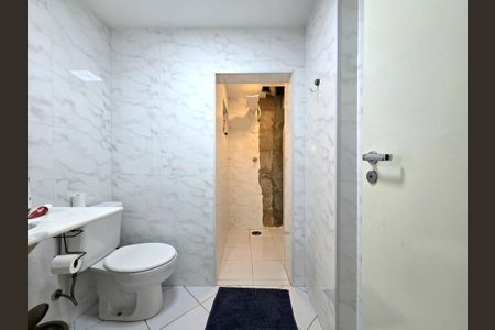 Apartamento à venda com 67m², 2 quartos e 1 vaga Apartamento à venda com 67m², 2 quartos e 1 vagaBanheiro da Suíte