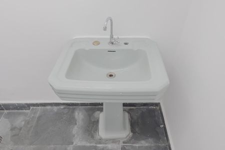 Casa à venda com 259m², 4 quartos e 2 vagasBanheiro