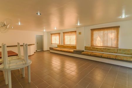 Apartamento à venda com 72m², 3 quartos e 1 vagaÁrea comum - Salão de festas