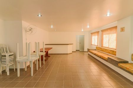 Apartamento à venda com 72m², 3 quartos e 1 vagaÁrea comum - Salão de festas
