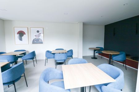 Apartamento para alugar com 37m², 2 quartos e sem vagaÁrea comum - Salão de festas