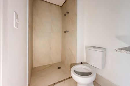 Apartamento à venda com 72m², 2 quartos e 1 vaga Apartamento à venda com 72m², 2 quartos e 1 vagaBanheiro da Suíte